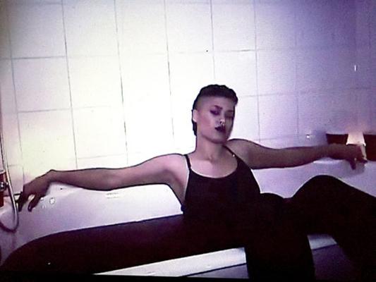 Still from the music video for the song Chaque Jour by 667