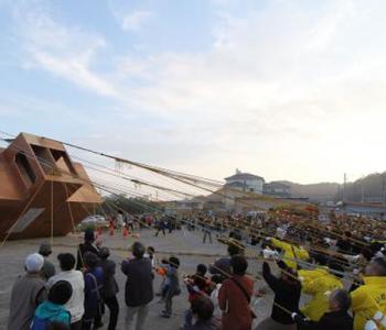 Lighthouse raising at Iwaki, Fukushima Prefecture, after the 2011 earthquake and tsunami. Photo by Kei Miyajima.