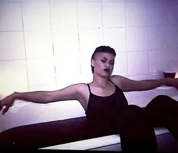 Still from the music video for the song Chaque Jour by 667