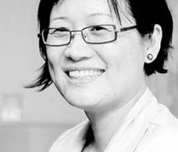 A black and white photo of Shu-mei Shih wearing glasses.